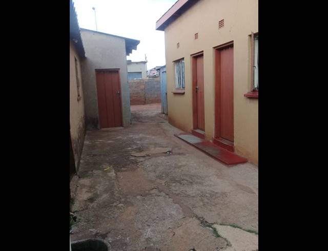 2 BEDROOM HOUSE FOR SALE IN EMDENI